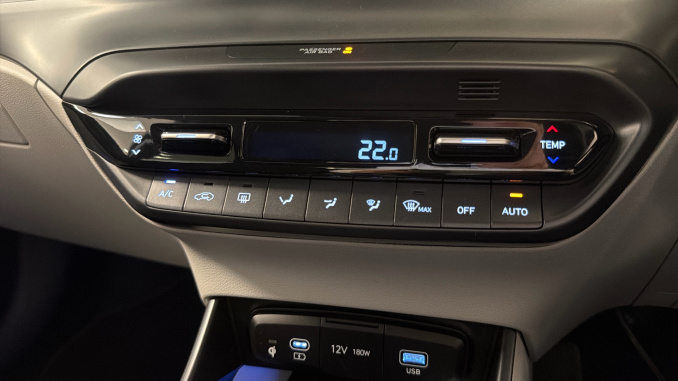 Hyundai i20 1.0T GDi 90 Tech Line 5dr Petrol Hatchback - Image 31